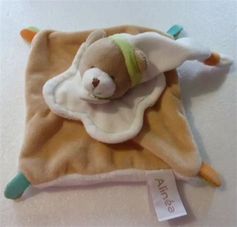 83 DOUDOU ET COMPAGNIE PLAT ALINEA OURS beige bonnet blanc vert carré