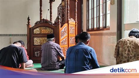 Hukum Tertidur Saat Khutbah Jumat Perlukah Mengulang Wudhu