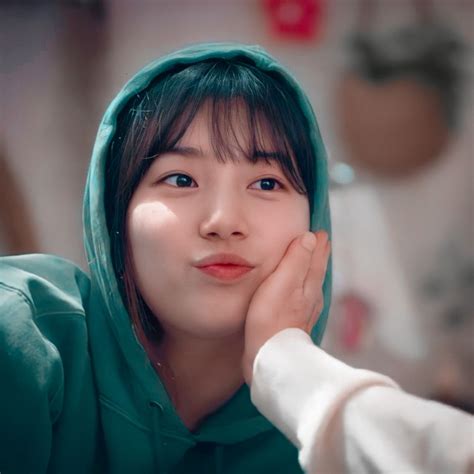 𝒢𝓁𝓸𝓌 𝒹𝓇𝒶𝓂𝒶 — Like Or Reblog If You Save Ig Glowdrama Bae Suzy Suzy Korean Actresses