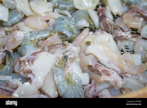 Mixed Fried Prawns And Squid Hi Res Stock Photography And Images Alamy