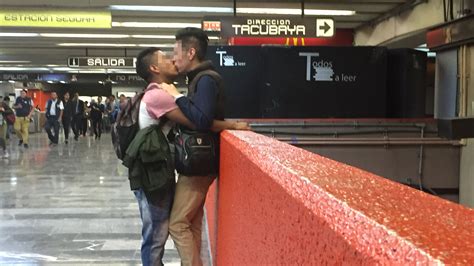 PAREJA COGIENDO EN VAGON DE TREN Telegraph