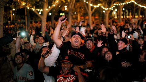 Rowdy fans take to San Fran's streets after Giants sweep World Series ...