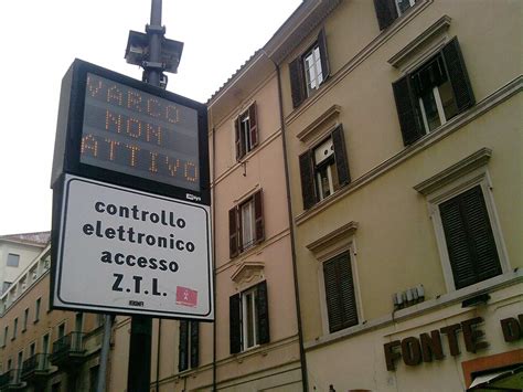 Driving In Rome Conquering Ztl Restrictions In The City Center