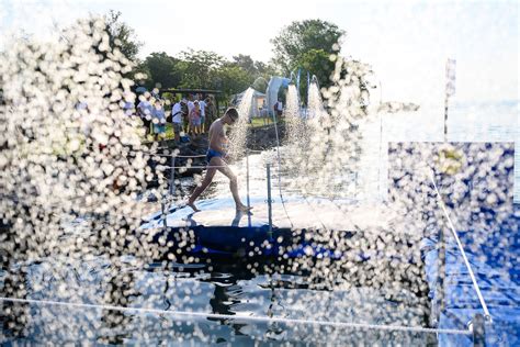 Zwölftausend im Wasser Budapester Zeitung