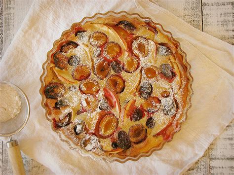 Clafoutis Bio Aux Quetsches Et A La Pomme A Base De Lait Vegetal