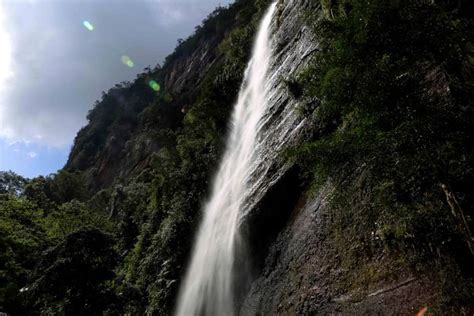 7 Tempat Wisata Di Lembah Harau Ada Air Terjun Dan Tebing