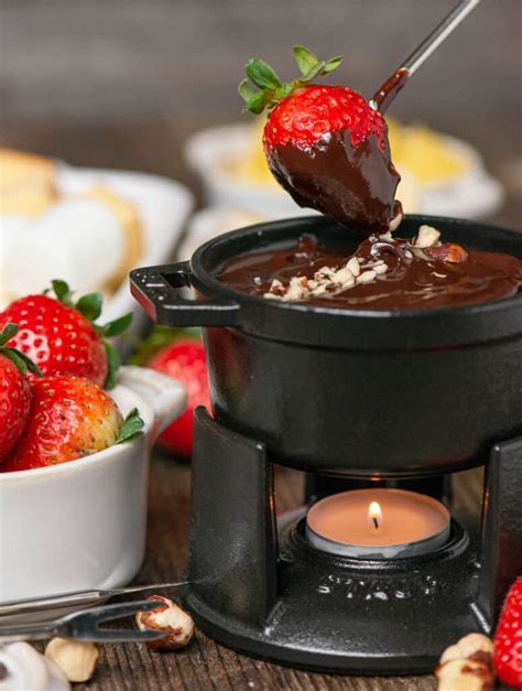 Quick And Easy Chocolate Fondue Recipe Best Dippers To Serve