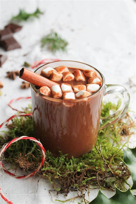 Chocolat chaud aux épices de Noël aime mange