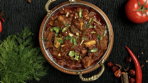 The Culinary Center of Pakistan: Try These 11 Foods in Lahore