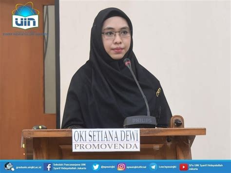 Tengah Hamil Bulan Potret Oki Setiana Dewi Raih Gelar Doktor