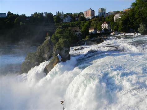 CĂLĂTORII Cascada Rinului Rheinfall