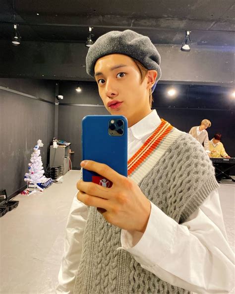 Potret Mirror Selfie Ala Jake Enhypen Kece Maksimal