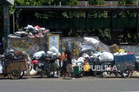 Pemkot DIY Kaji Kenaikan Tarif Retribusi Sampah Republika Online