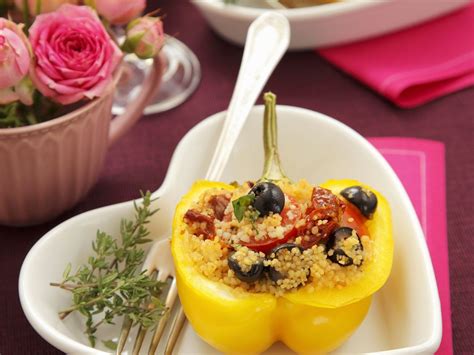 Gef Llte Paprika Mit Couscous Oliven Und Getrockneten Tomaten Rezept