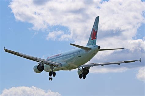 C FFWI Air Canada Airbus A320 200 Nearing 30 Years Of Flight