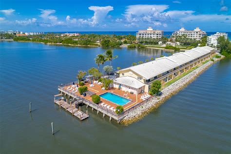 Palm Beach Resort & Beach Club Apartments Palm Beach, FL