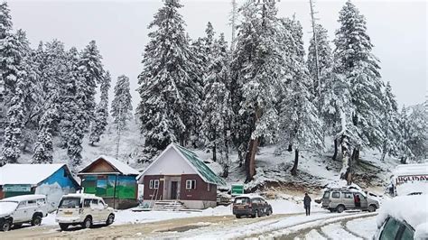 Gulmarg Receives Fresh Snowfall