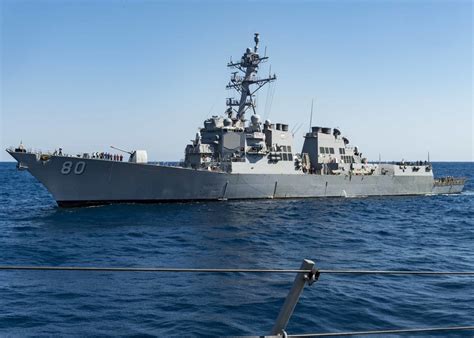 DVIDS - Images - USS Stout (DDG 55) towing exercise [Image 4 of 12]