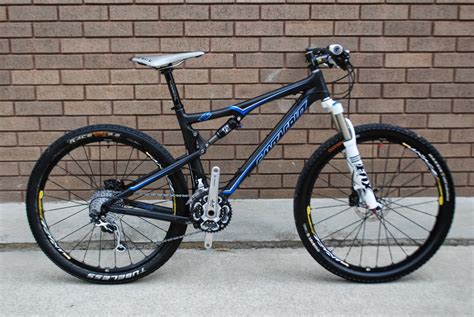 ANEX BICYCLES: Santa Cruz Blur XC Carbon