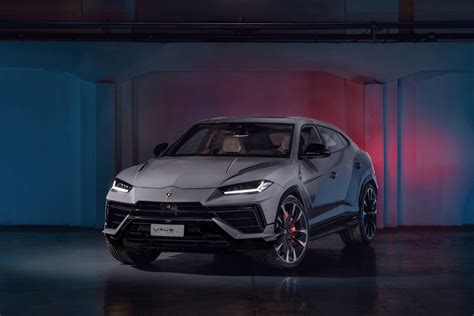 La Lamborghini Urus Plug In Sta Arrivando Continuano I Test Su Strada