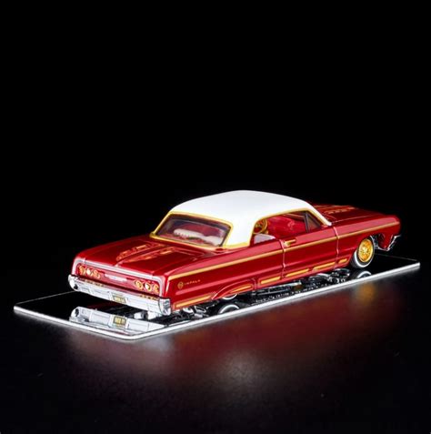 Hot Wheels Exclusive Chevy Impala SS Sold Like Hot Cakes Autoevolution