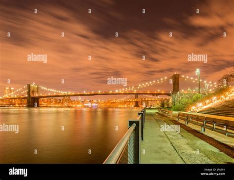 Night view of Manhattan and Brooklyn bridge Stock Photo - Alamy