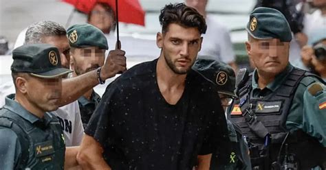Presunta agresión sexual Rafa Mir metió los dedos en la vagina de una chica la encerró en el