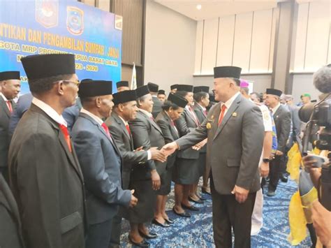 Pj Bupati Maybrat Hadiri Pelantikan Anggota MRP Provinsi Papua Barat