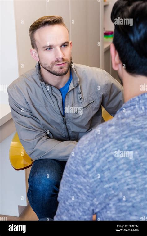 Gay couple noir et blanc Banque de photographies et dimages à haute résolution Alamy