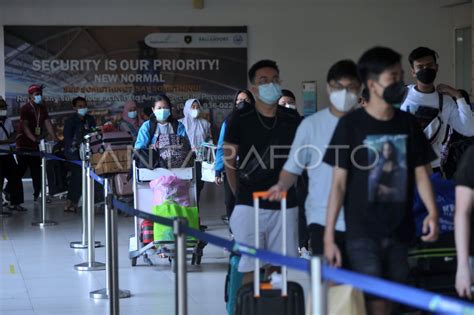 PENUMPANG BANDARA NGURAH RAI MENINGKAT ANTARA Foto