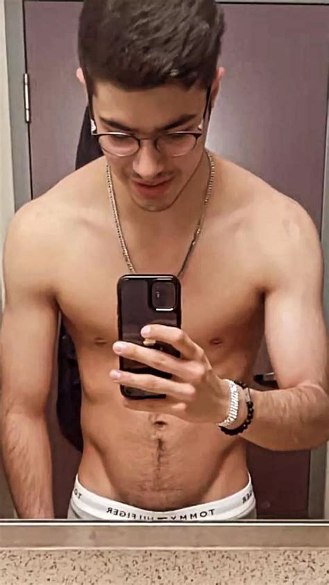 V Nudes DatV NUDE PICS ORG