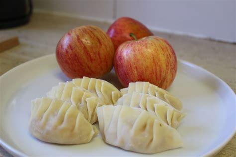 How To Make Apple Dessert Gyoza Cooking With Yoshiko