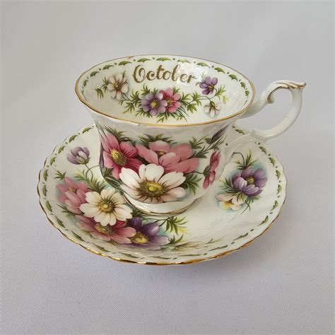 Чайная пара Royal Albert. Серия "Цветок месяца". Англия. Костяной ...