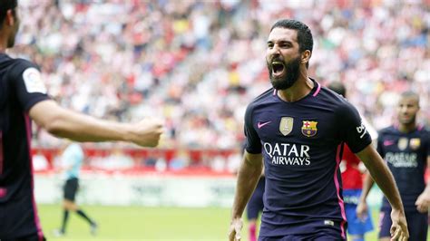 Mercato Barcelone Arda Turan Fait Passer Un Message Fort Sur Son