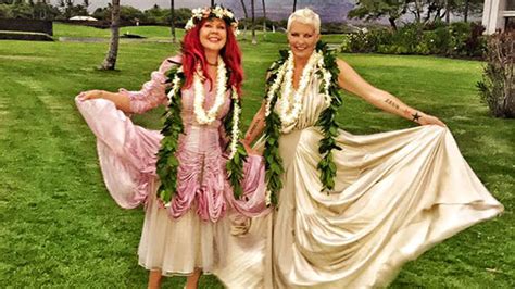 Hot Sexy Kate Pierson Bikini Pics