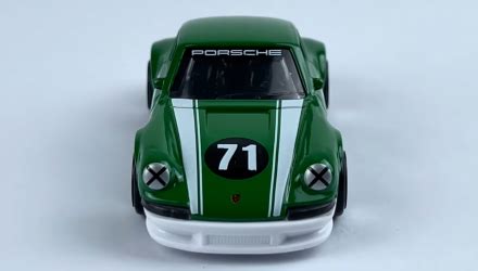 Тематична Машинка Hot Wheels Porsche Vintage Racing Club HRT HRV Green