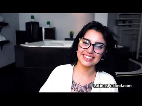 Latina Cachonda Con Gafas Monta Una Gran Polla Xvideos