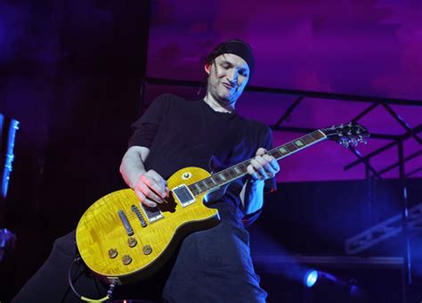 Josh Klinghoffer Pearl Jam And Red Hot Chili Peppers Guitarist Accused Of Distracted Driving