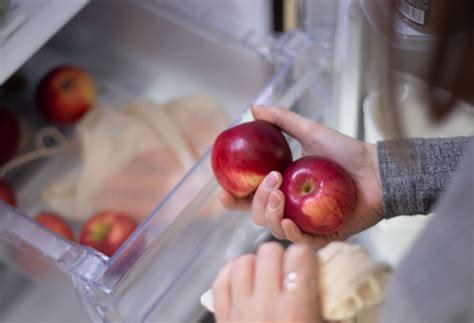 Should You Refrigerate Apples? - Robinette's Apple Haus & Winery