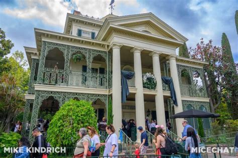 Miceshots Photo Journey Through Disneylands Haunted Mansion