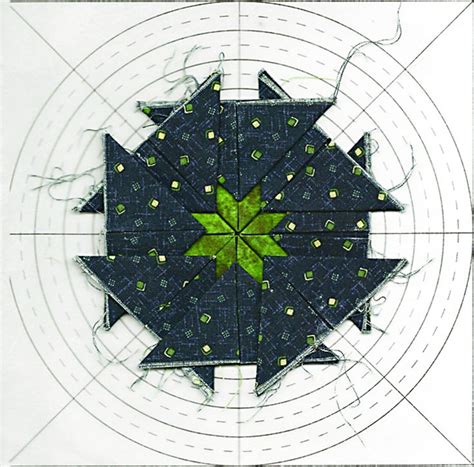 Round Folded Star Hot Pad Plum Easy Patterns Hot Pads Quilting Tutorials Sewing Projects
