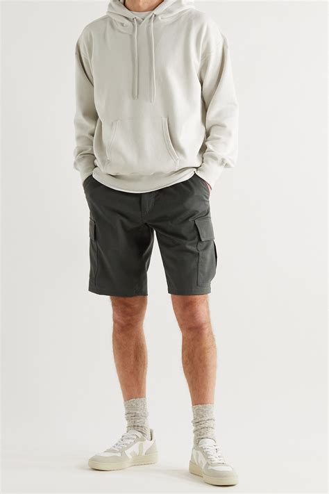 Los Shorts Cargo Son Tendencia 5 Outfits Para Siempre Lucir Bien Gq