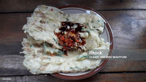 Mendoan Banyumas Made From Fried Tempe With Chili Sauce On Olate On ...