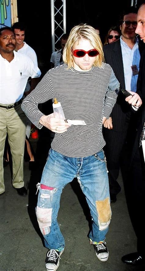 Kurt Cobain Outfit from February 20, 2021 | WHAT’S ON THE STAR?