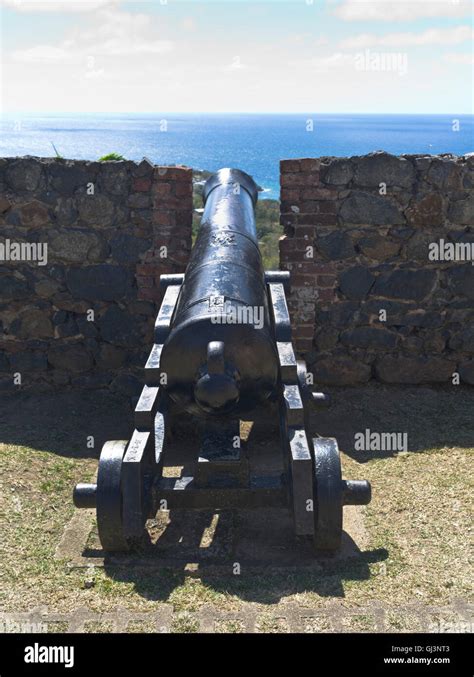 dh Scarborough TOBAGO CARIBBEAN Fort George cannon battlements looking out to sea Stock Photo ...