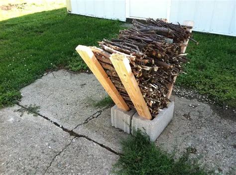 Easy Outdoor DIY Firewood Rack From Cinder Blocks 1001 Gardens