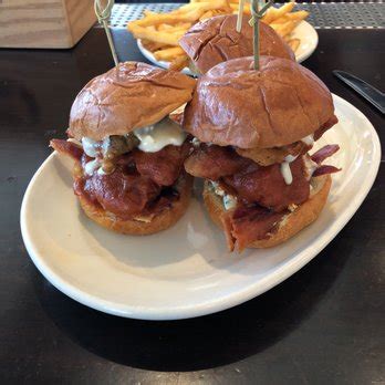 stray dog bar grill    reviews american traditional   whittaker