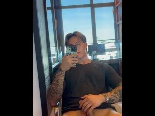 亚洲青少年在自习室偷偷抽搐 Pornhub Gay