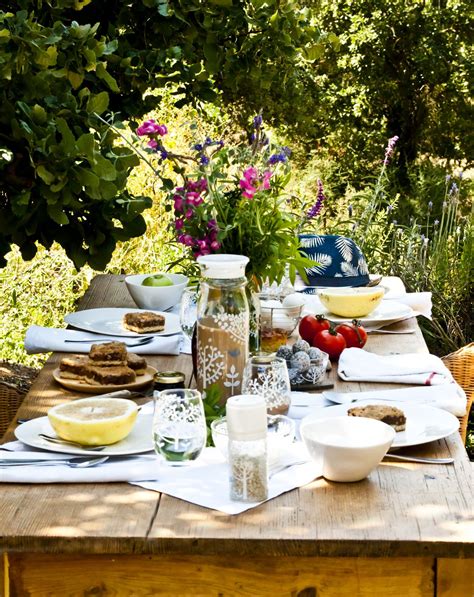 10+ Outdoor Brunch Decorating Ideas