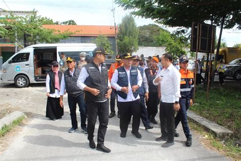 PERESMIAN PALANG PINTU REL KERETA API DI DESA DATINAWONG OLEH BUPATI